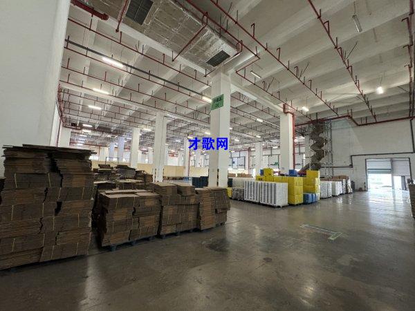 稠江转租:面积6700㎡ · 层高10.5米· 交通便利 · 带卸货平台 稠江转租:面积6700㎡ · 层高10.5米· 交通便利 · 带卸货平台